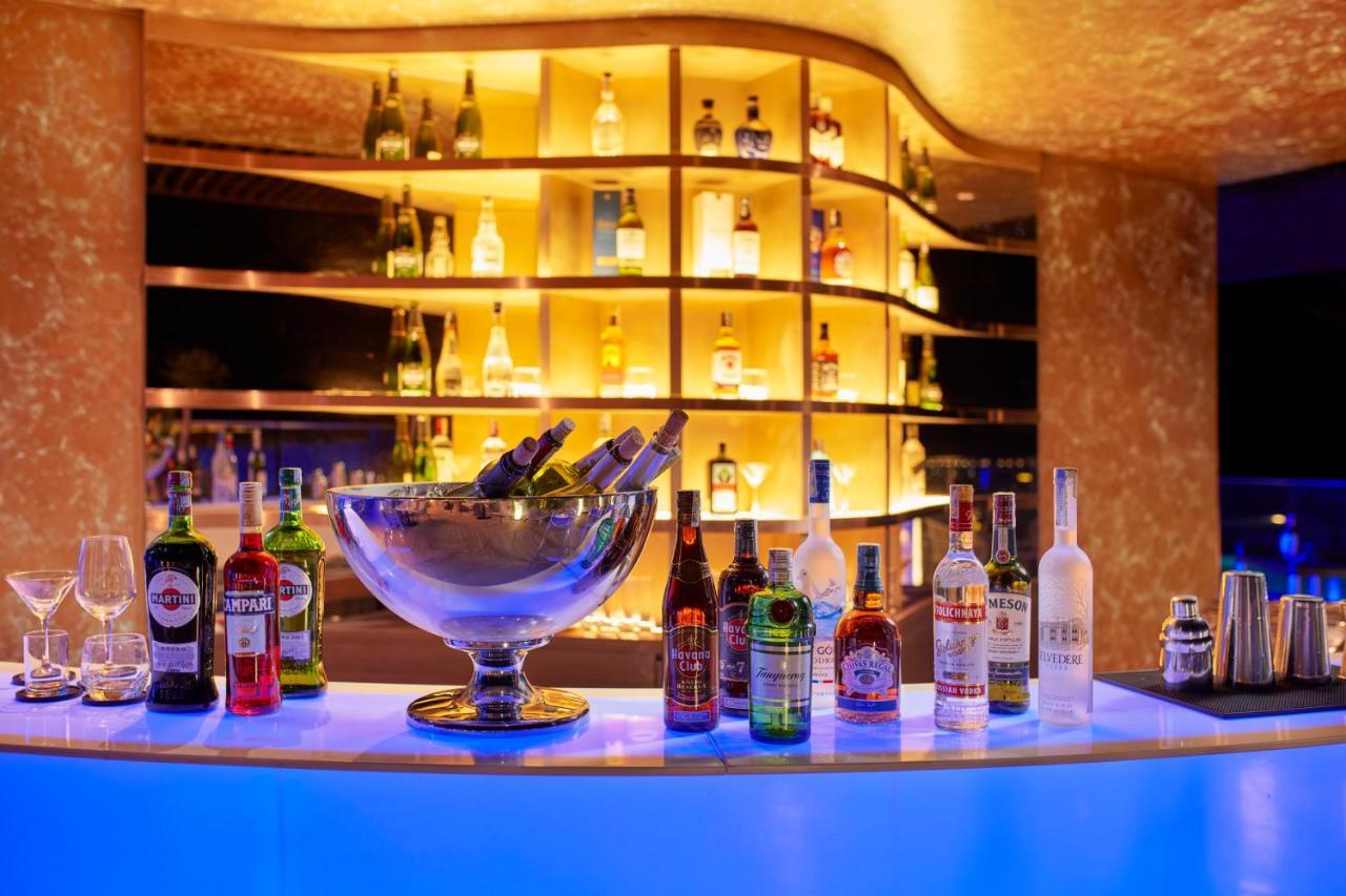Khách sạn The Watson Premium Halong Hạ Long