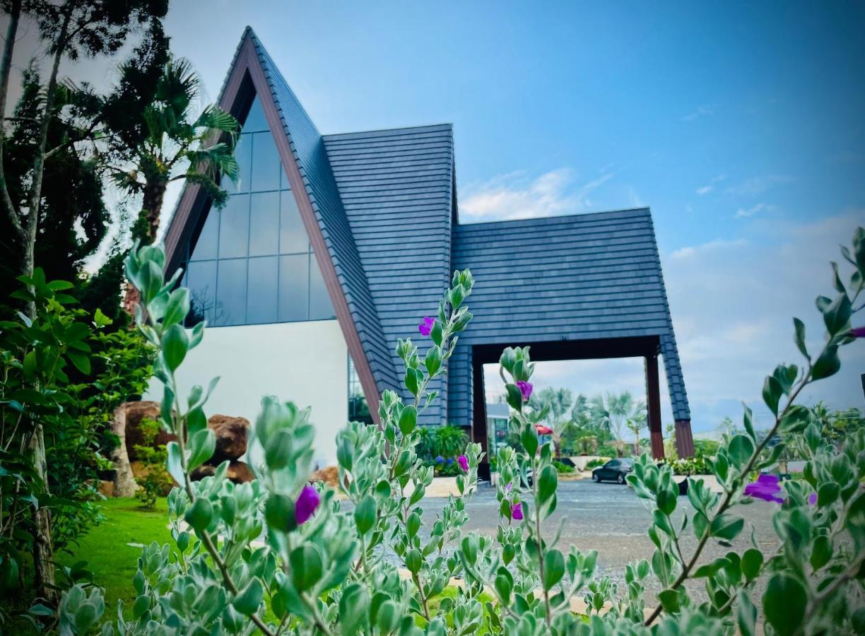 Hotel Sunflower & 3*