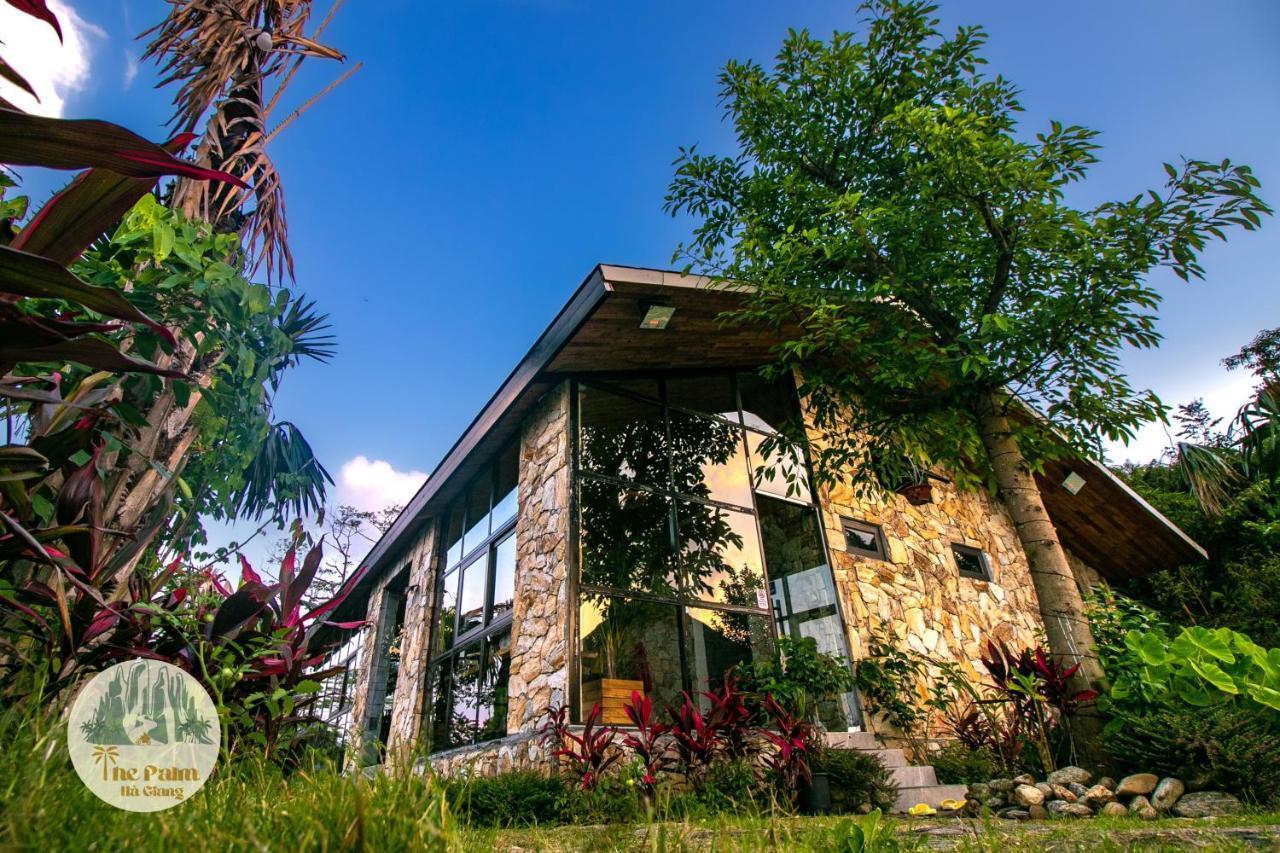 Tvpalm Lodge *