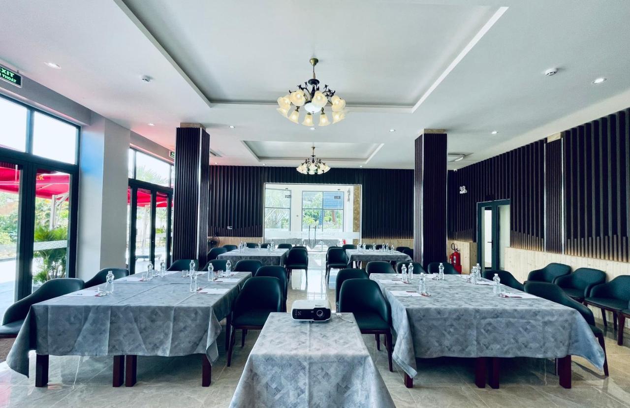 Hotel Sunflower & 3*