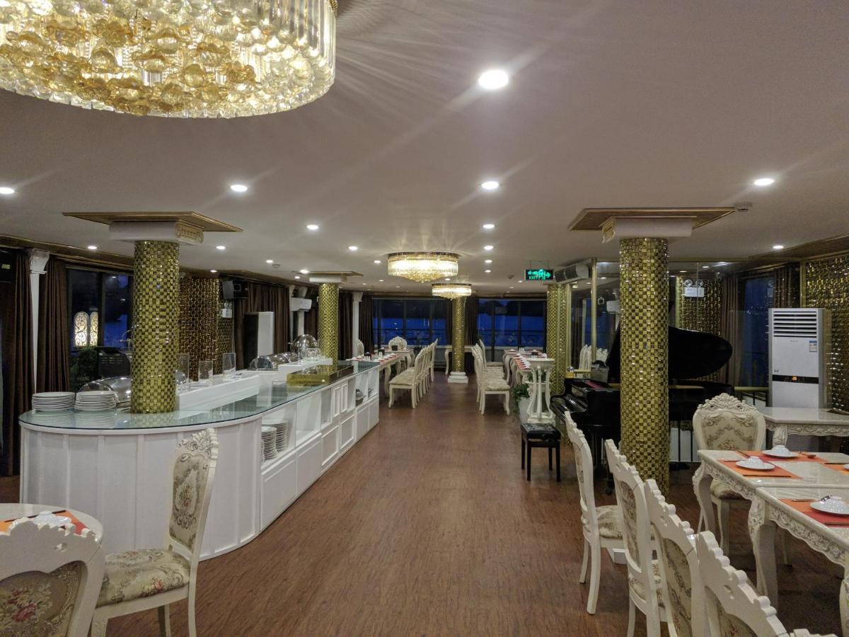 Botel Halong Aquamarine Royal Cruise Hạ Long