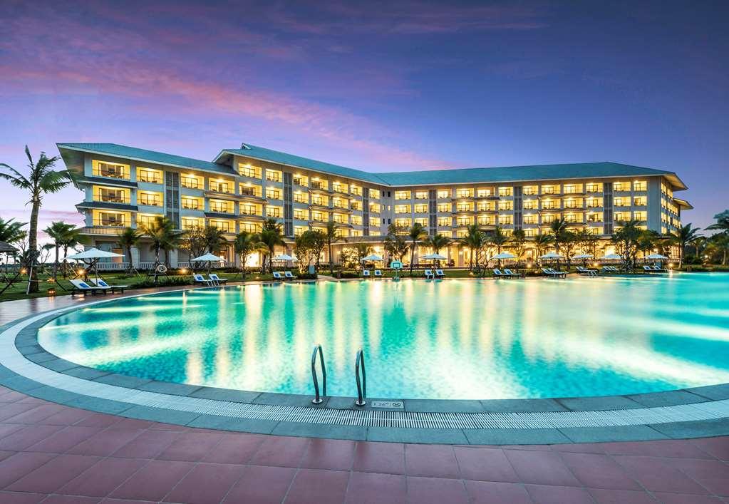 Melia Vinpearl Cua Hoi Beach Resort 5*
