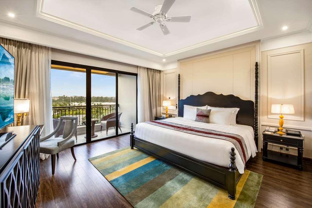Melia Vinpearl Cua Hoi Beach Resort