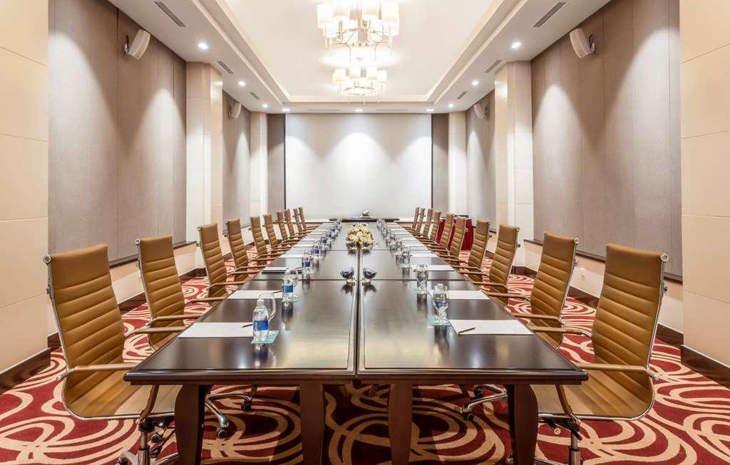 Resort Melia Vinpearl Cua Hoi Beach Resort 5*