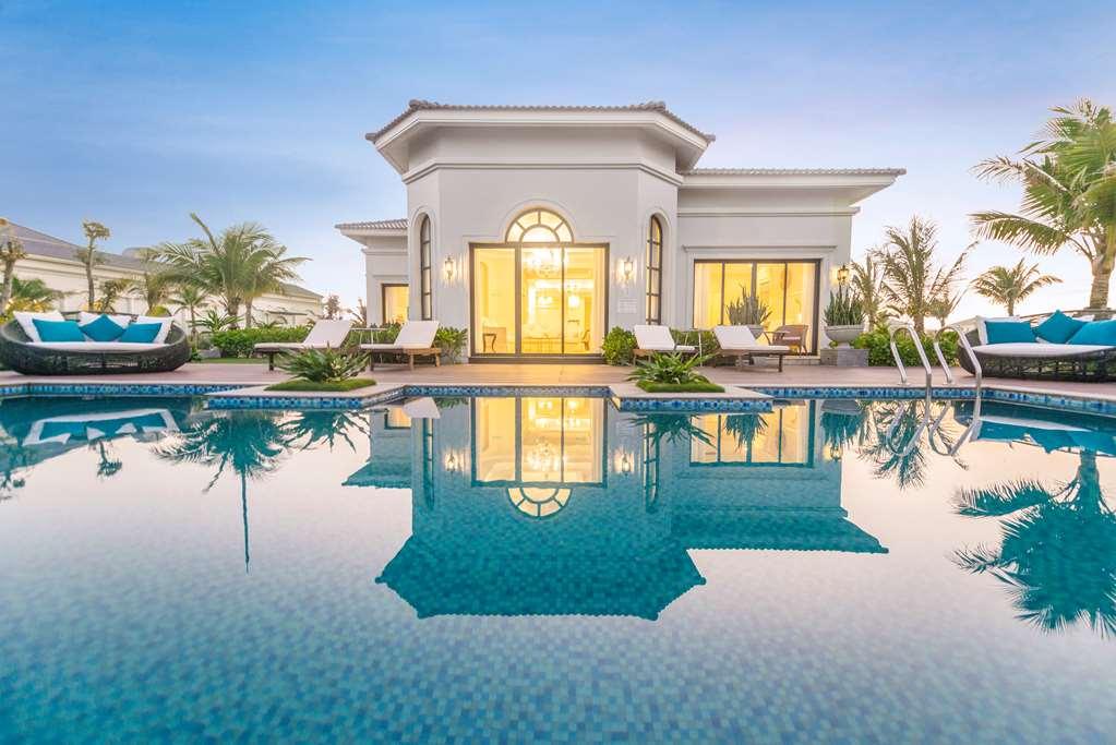 Melia Vinpearl Cua Hoi Beach Resort