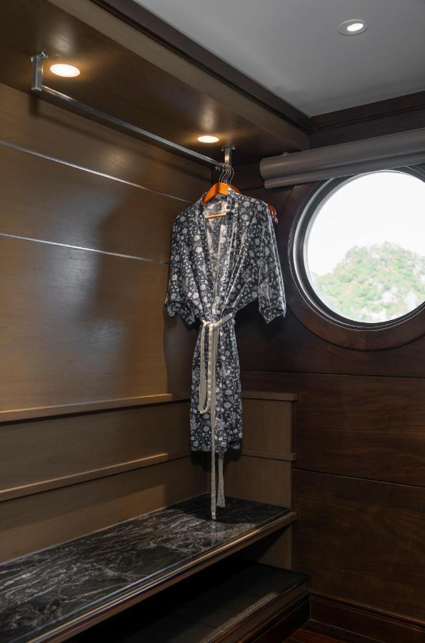 Ambassador Signature Cruise - Lan Ha Bay Ha Long