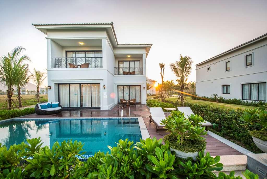 Dưỡng Bãi Biển Melia Vinpearl Cửa Sót