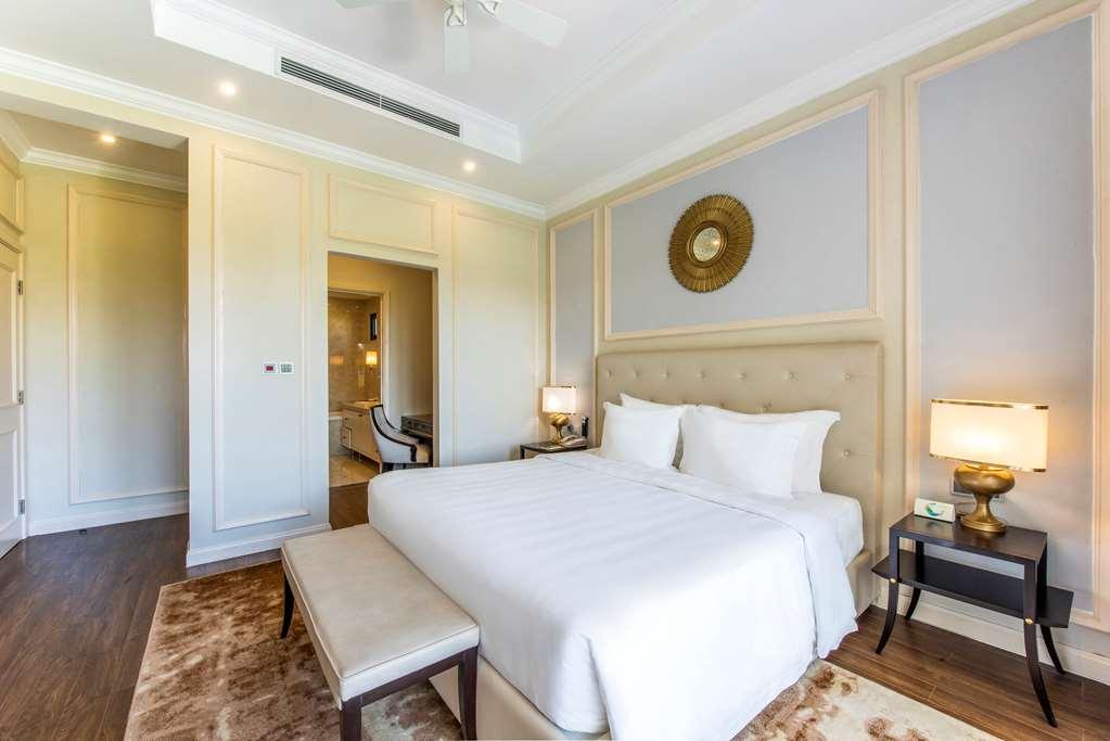 Dưỡng Bãi Biển Melia Vinpearl Cửa Sót
