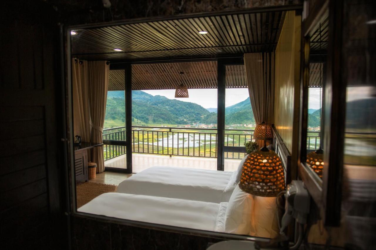 Black Ship Lodge
