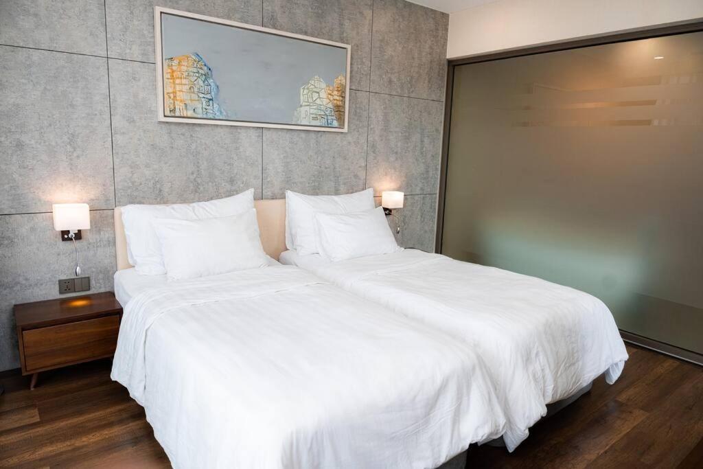1br - 1 Sofa Bed Luxurious 5-stars Apartment *