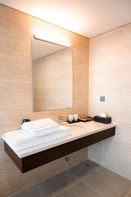 1br - 1 Sofa Bed Luxurious 5-stars Apartment