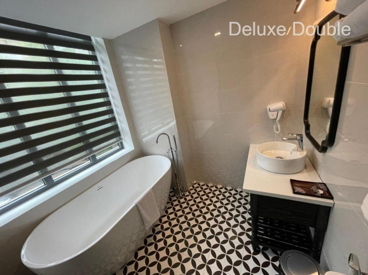 Moma Paris Hotel *