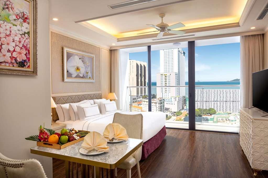 Melia Vinpearl Empire Hotel