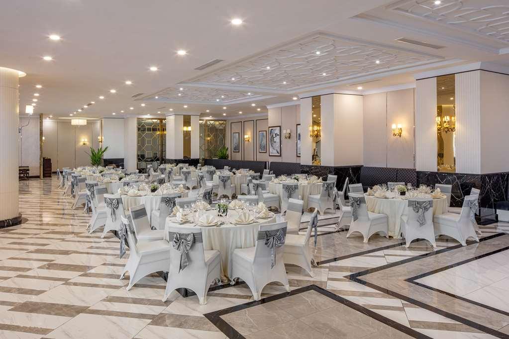 Hotel Melia Vinpearl Empire 5*