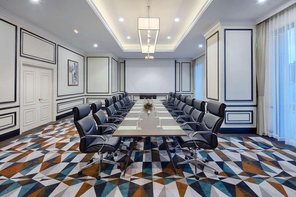 Hotel Melia Vinpearl Empire Nha Trang