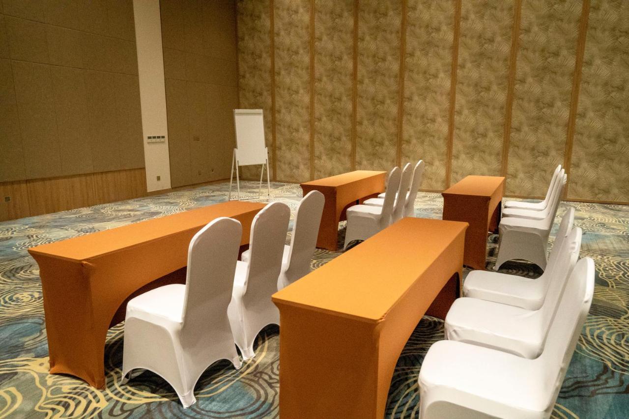 Apec Nirvana Peace Hotel 5*