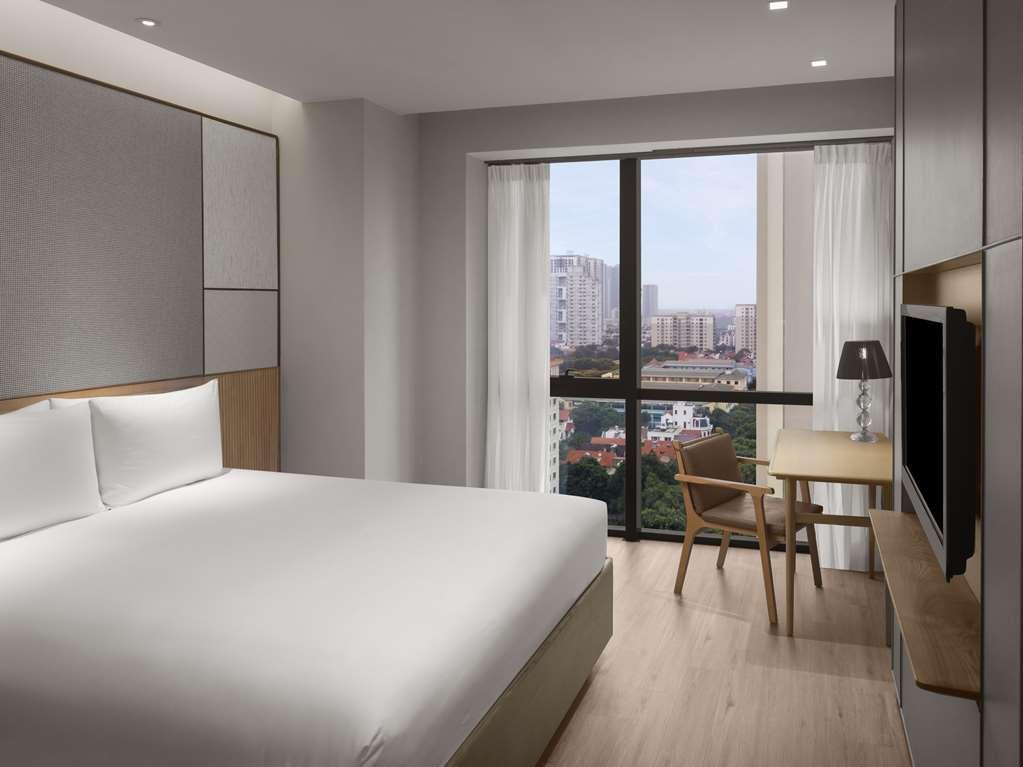 Khách sạn Sheraton West 5*