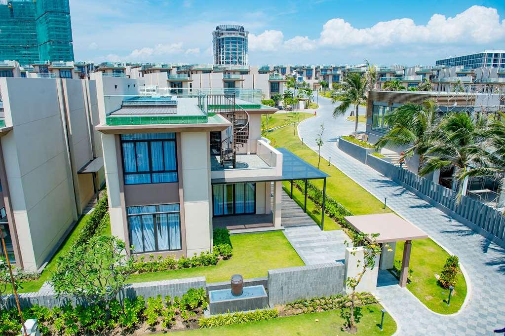 Wyndham Garden Hotel 3*