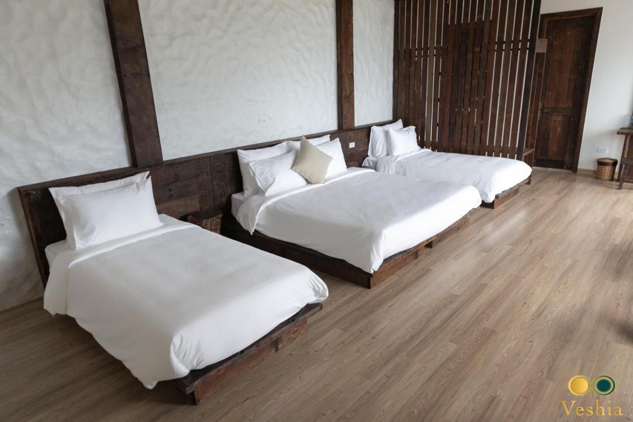 Black Ship Lodge *