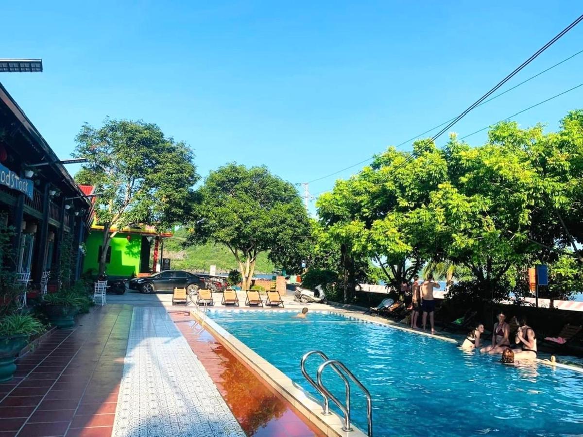 Woodstock Camp Hotel 3*