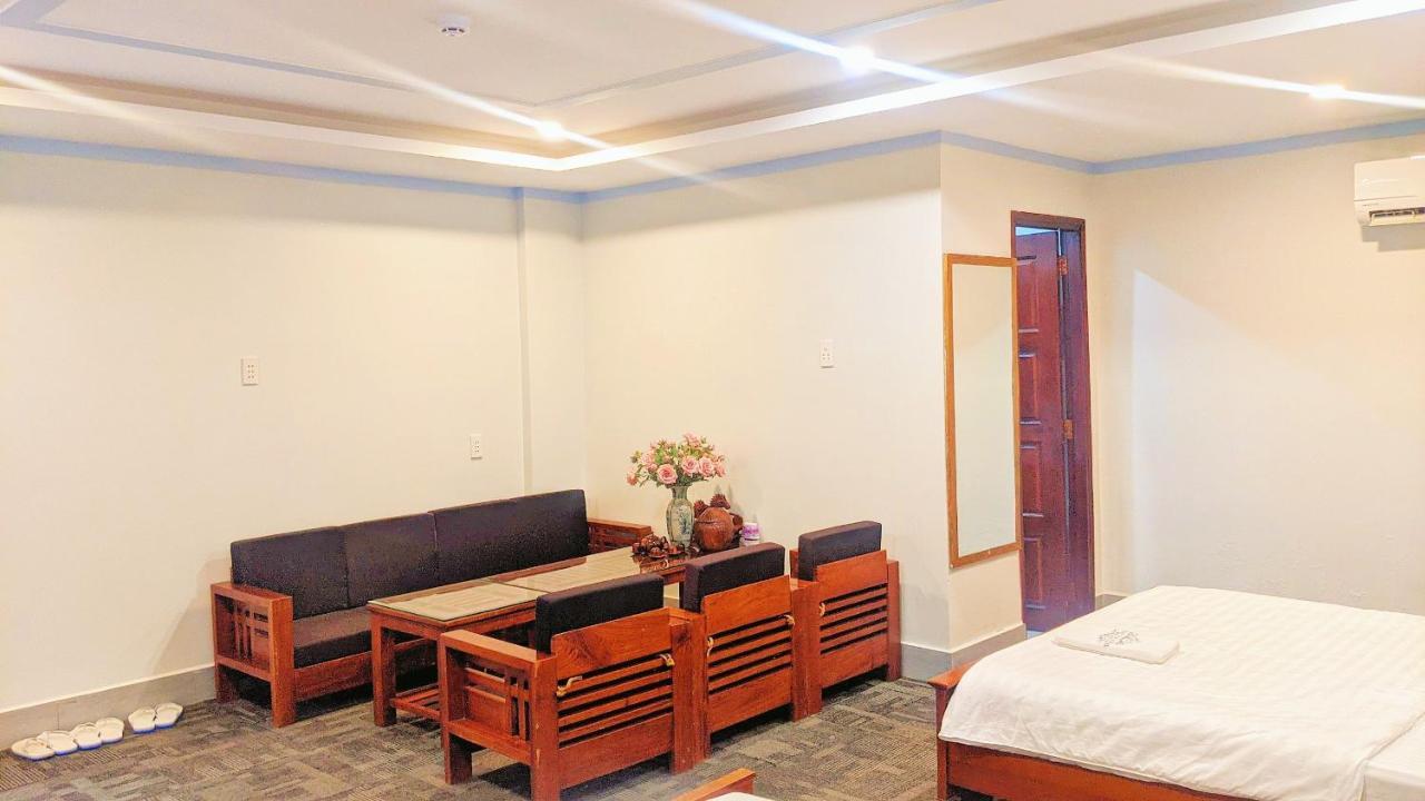 Khach San Huong Tham Hotel 4*