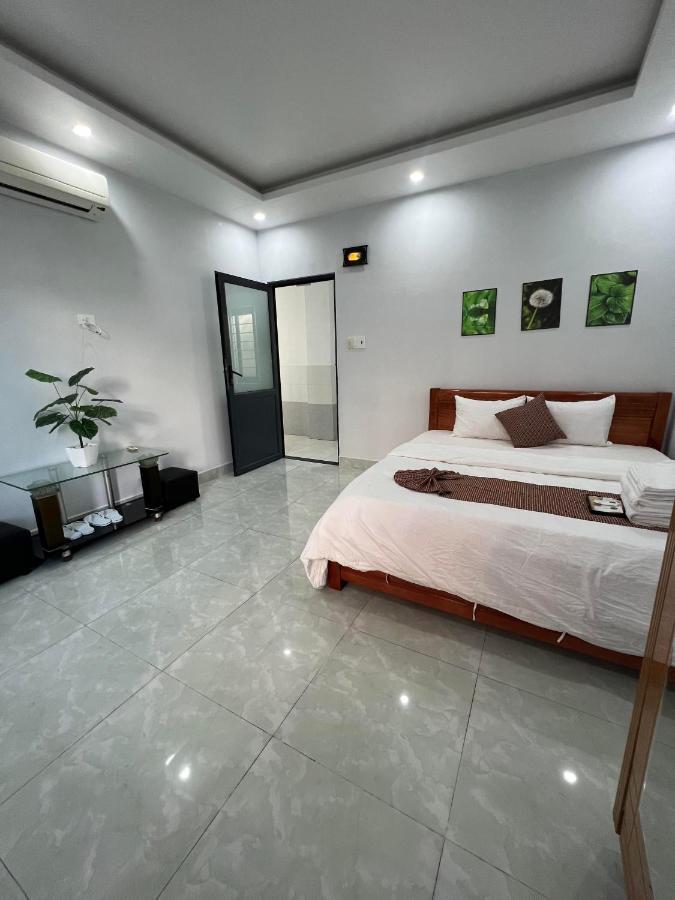 Khách sạn Tony's House