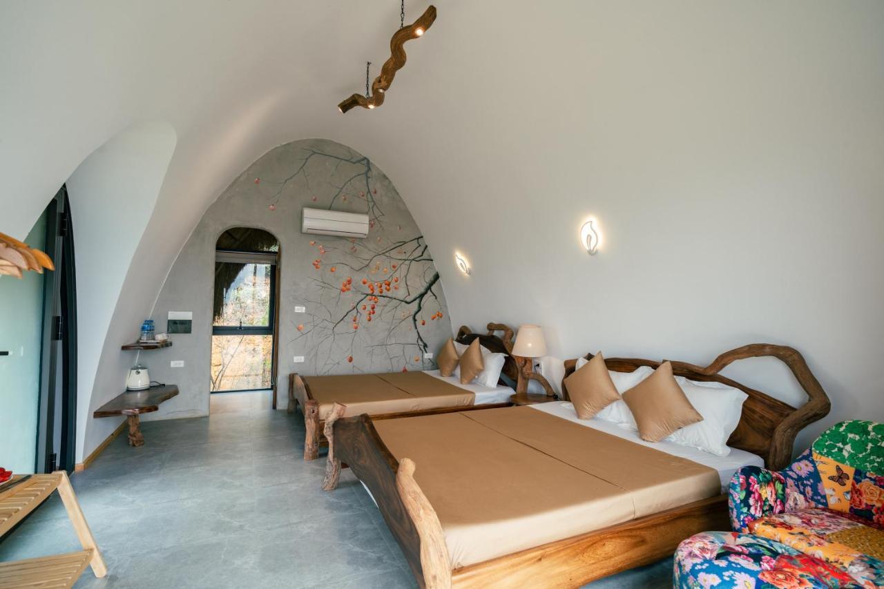 Hippie Resort