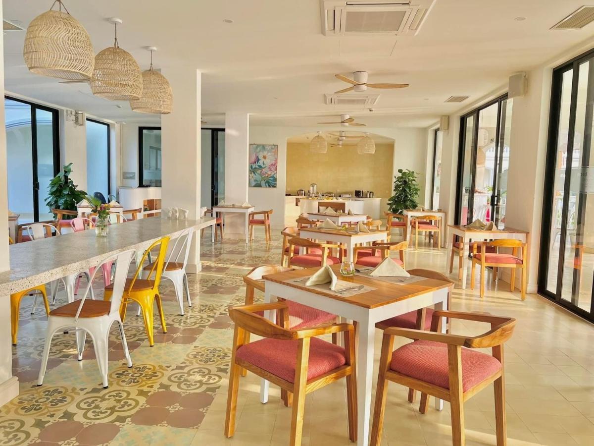 Moodhoian Riverside & Khách sạn 4*