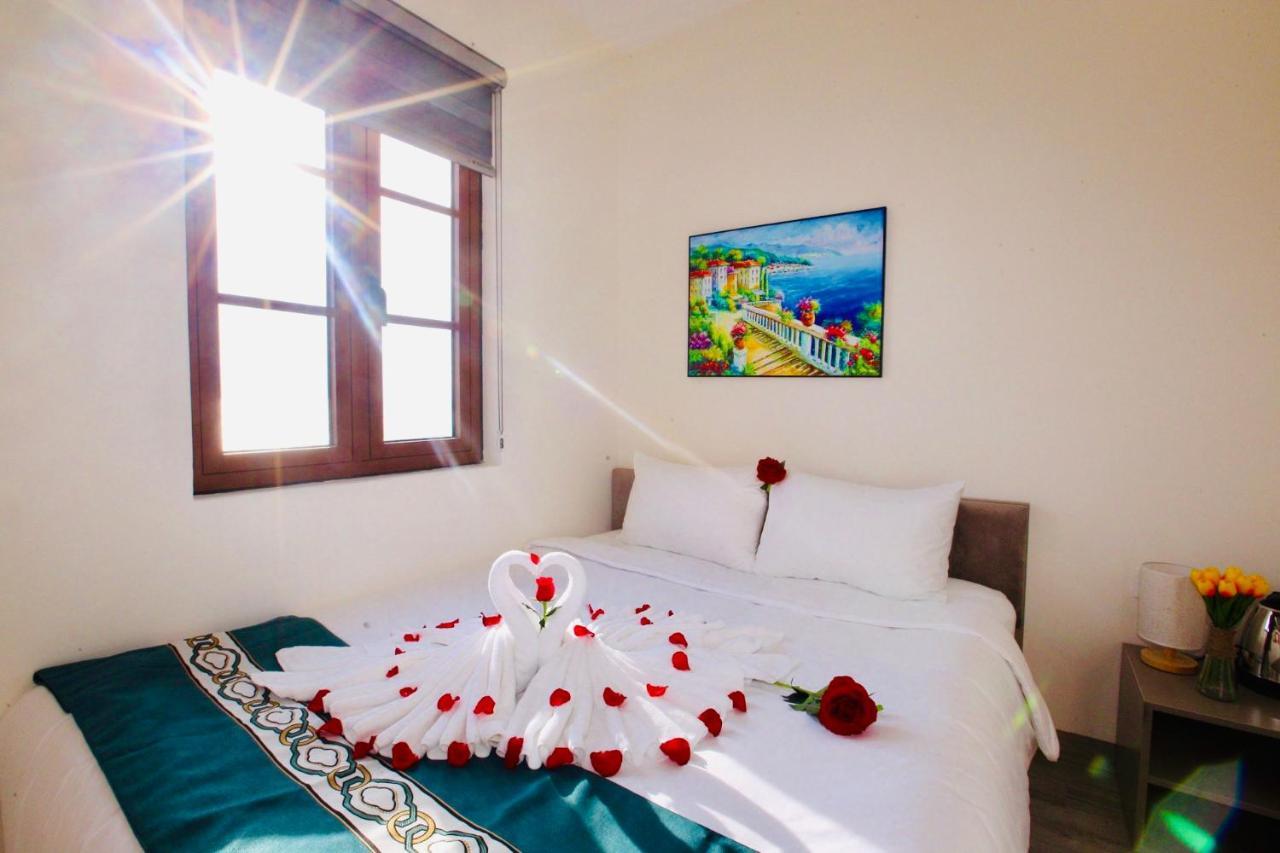 Rova - Free Hon Thom Cable Car & Aquatopia Water Park - Ven Sunset Town Phu Quoc