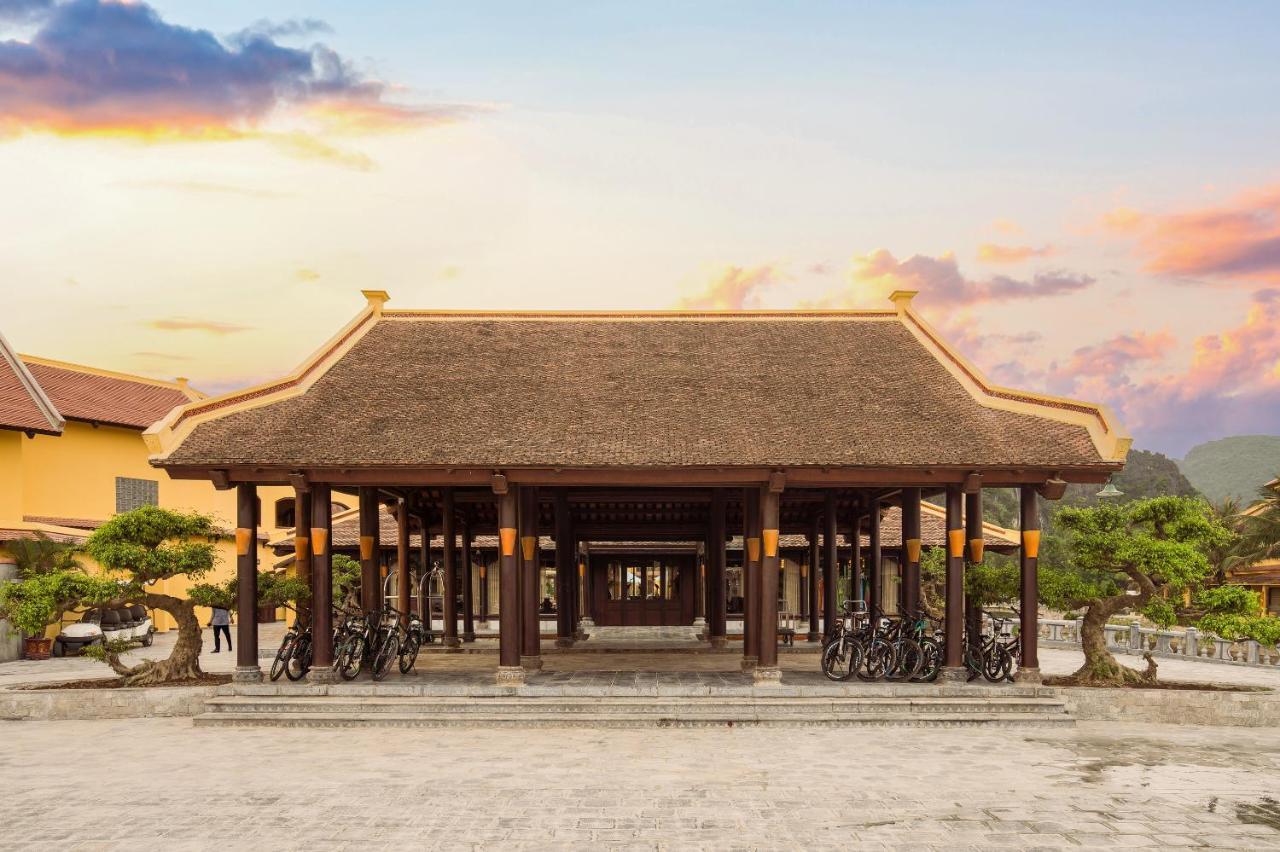Resort Emeralda Tam Coc 5*