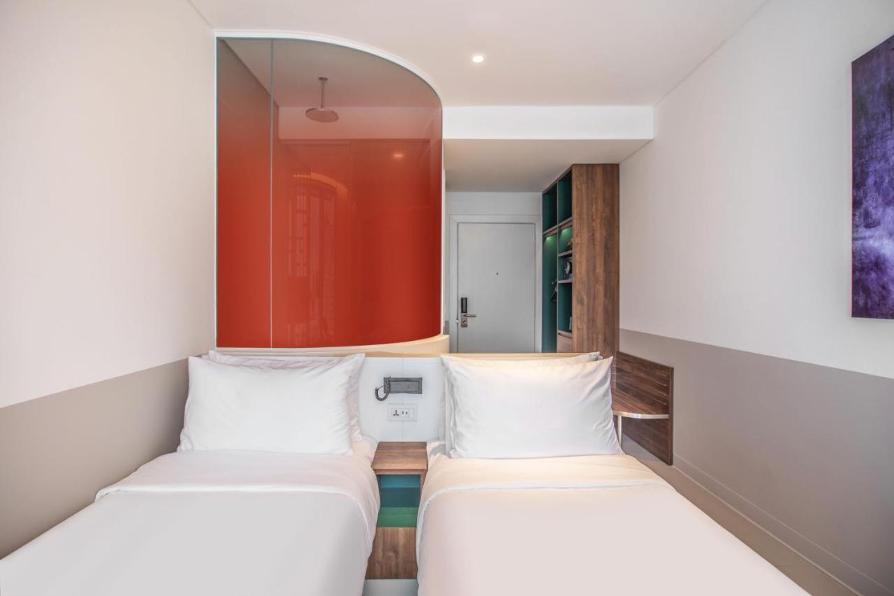 Khách sạn Wink - 24hrs & Rooftop Pool Bar 4*