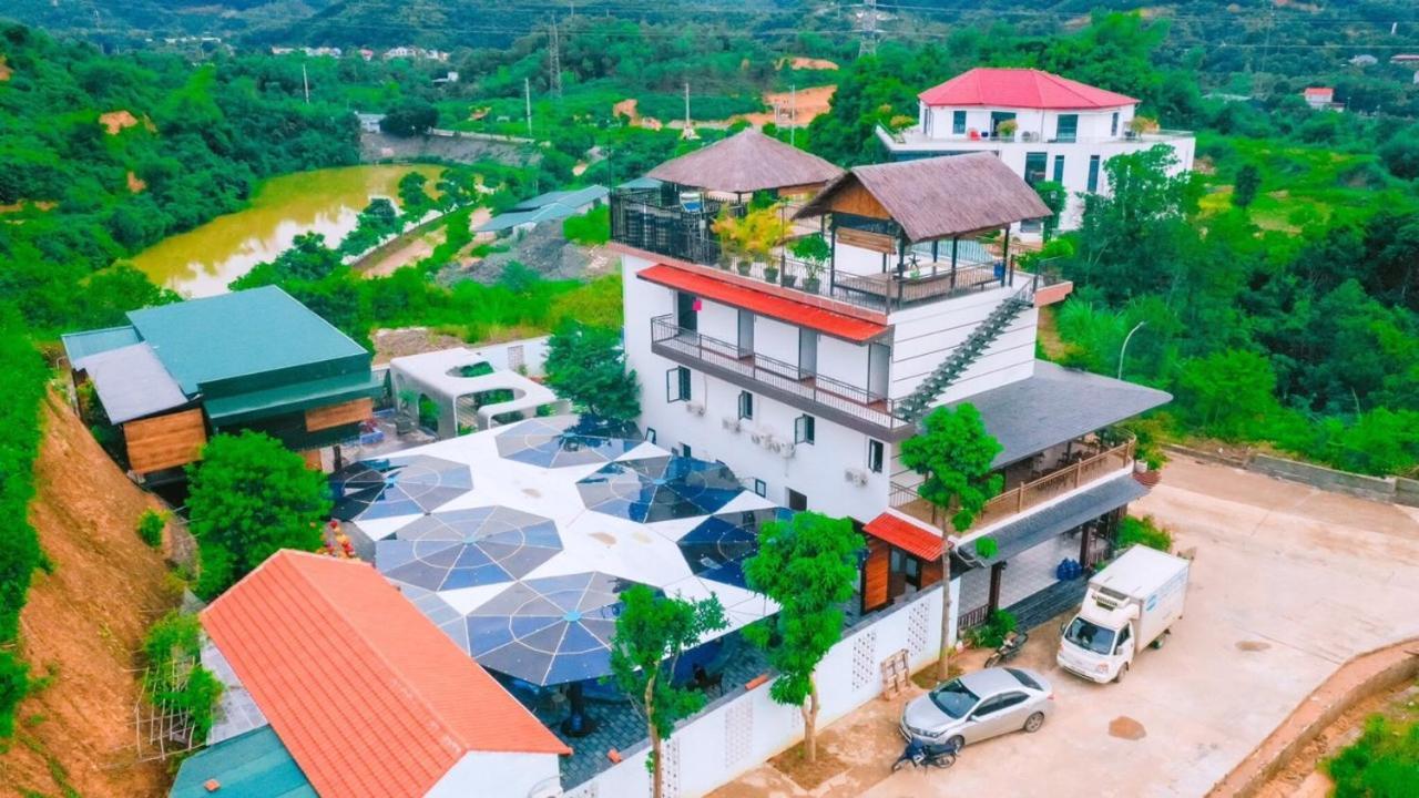 Bao An & * Hoa Binh