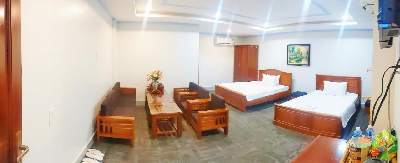 Khach San Huong Tham Hotel
