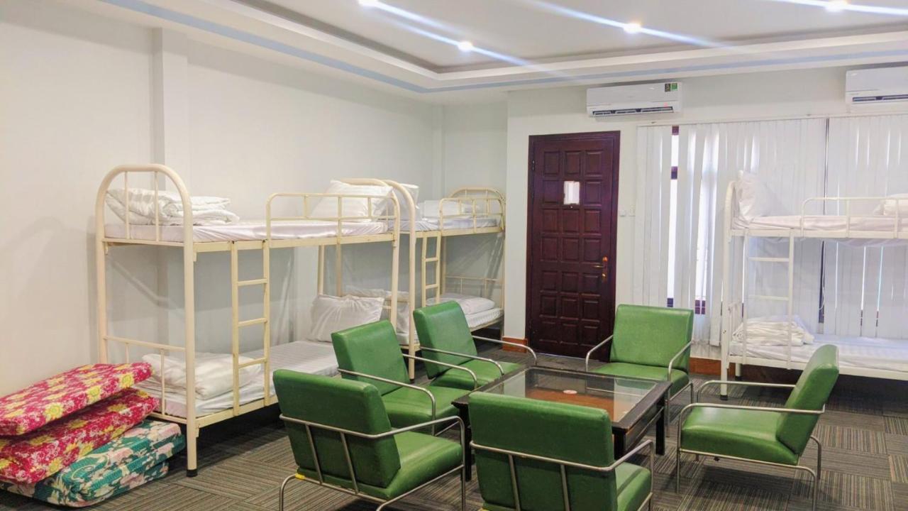 Hotel Khach San Huong Tham 4*