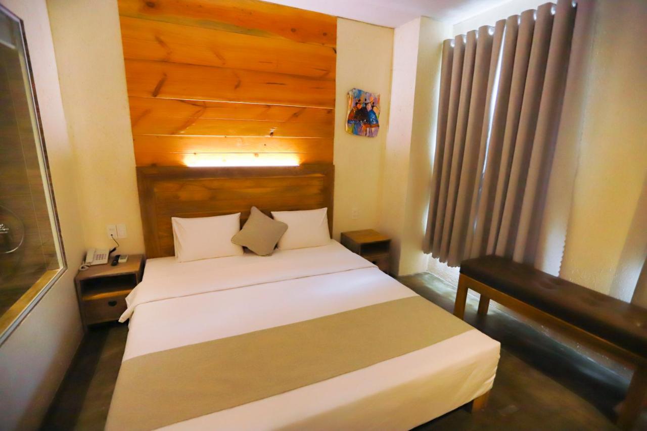Hotel Rustic Powered By Aston