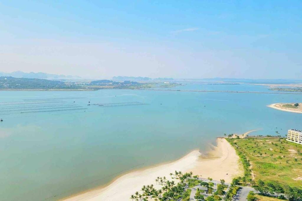 A La Carte Bay Apartment