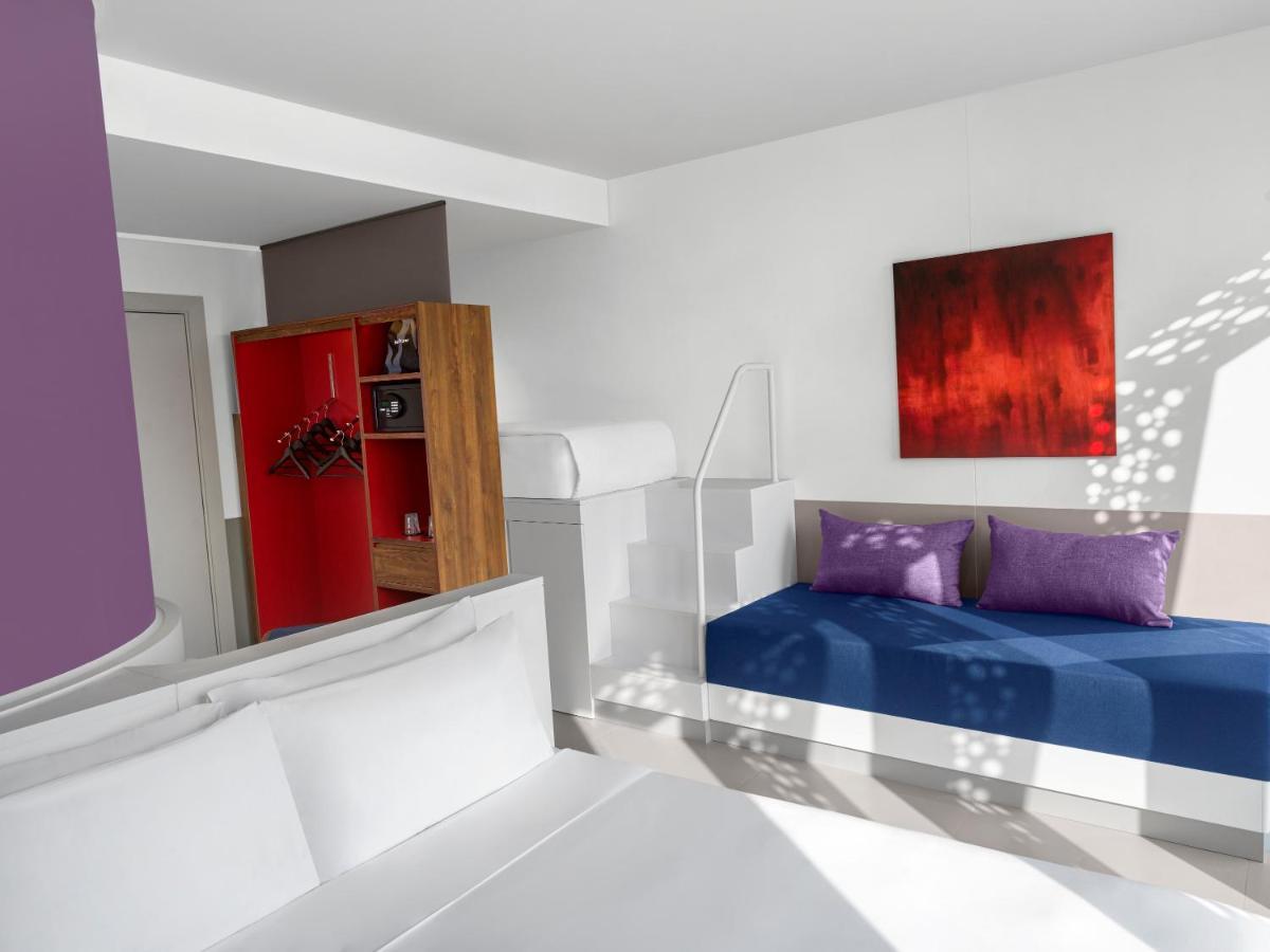Wink - 24hrs & Rooftop Pool Bar Tuy Hoà