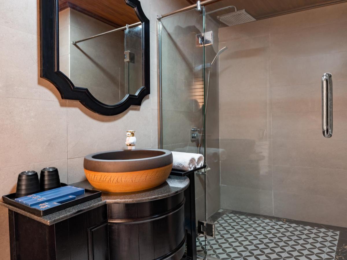 La Pandora Boutique Cruises  4*