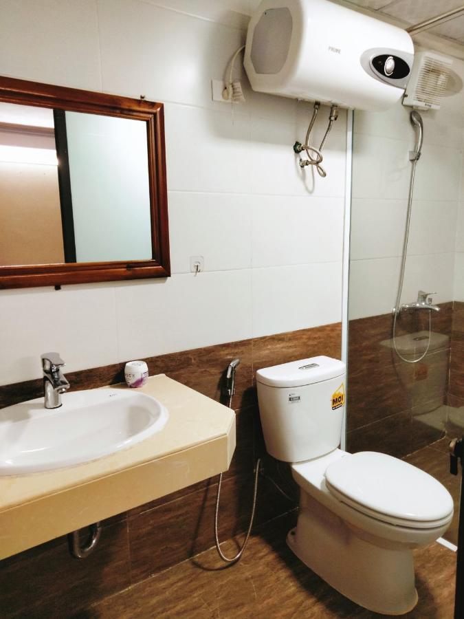 Alley Hotel *