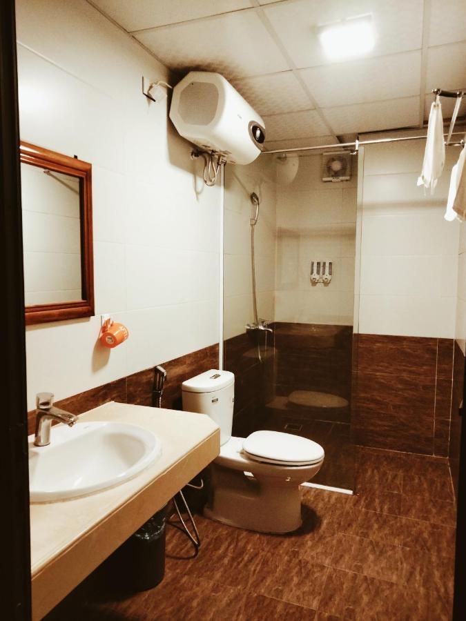 Alley Hotel *