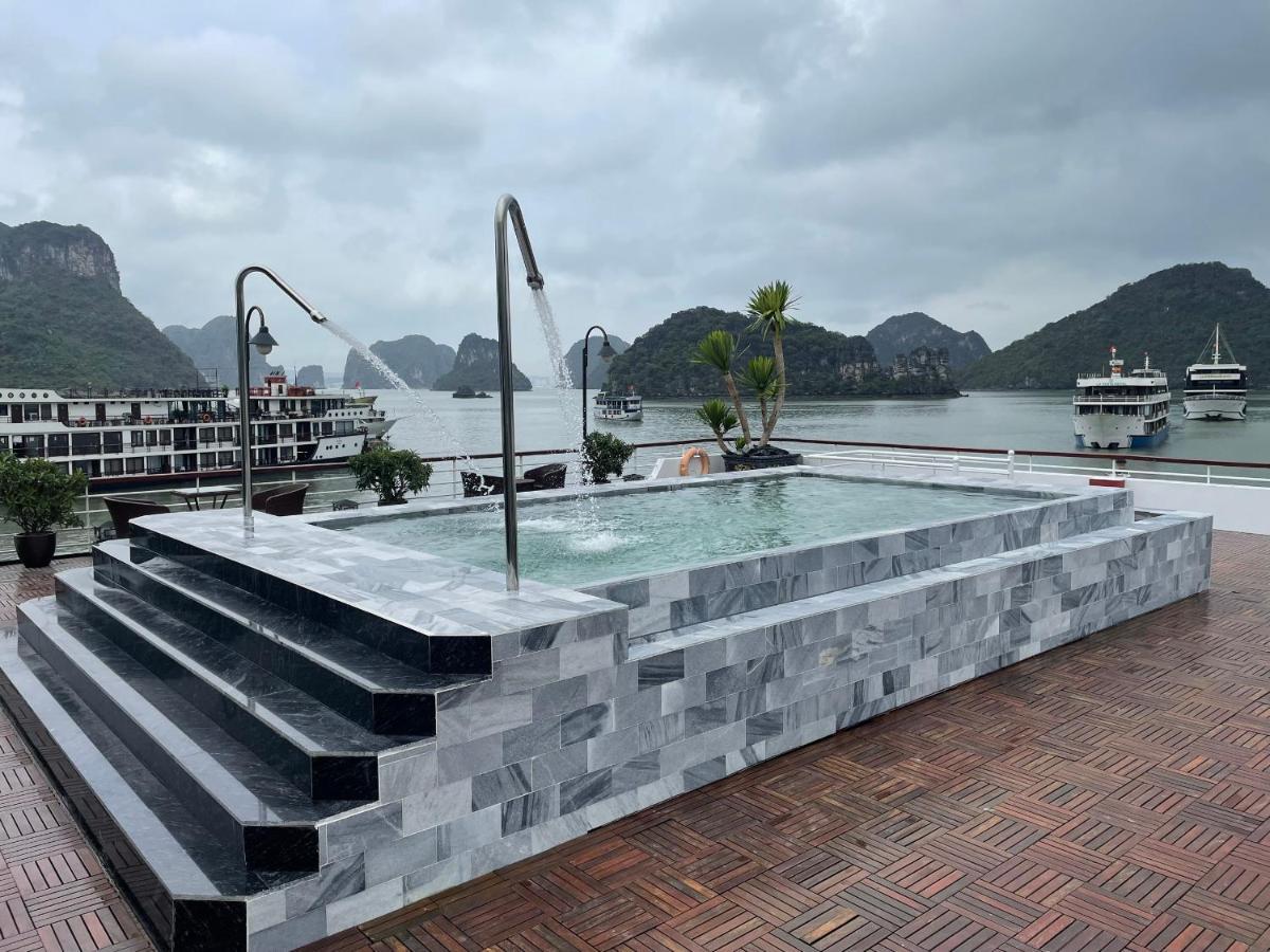  Erina Cruise By Hag Ha Long