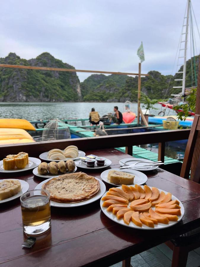 Eco Floating Farm Cai Beo Farm stay *