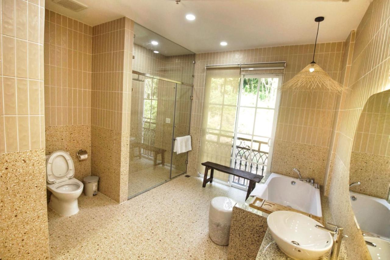 Hotel Aurora & Cafe 4*
