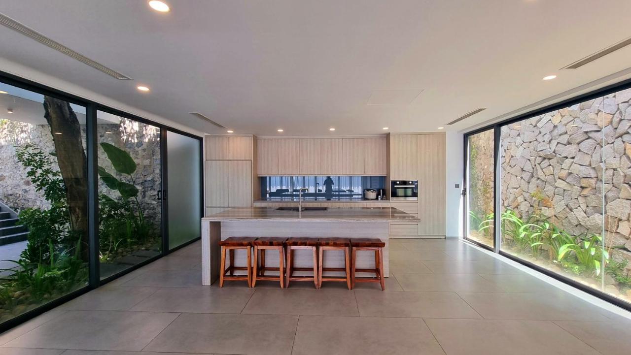 Promotion Early Booker Ocean Front 500m2 With 4 Bedrooms And Swimming Pool Nha Trang
