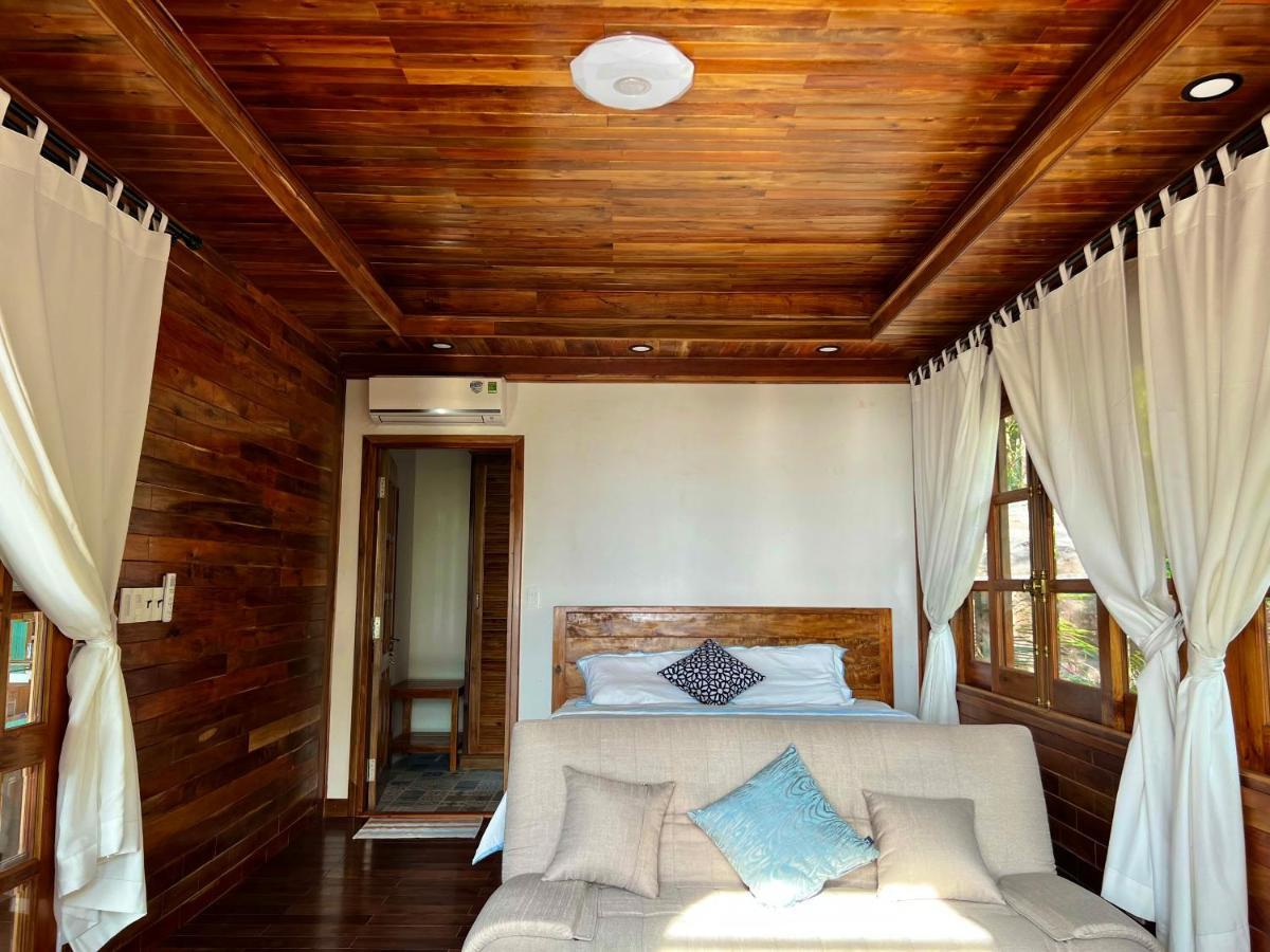 Villa Ong Vinh House - Living Among Nature ! *