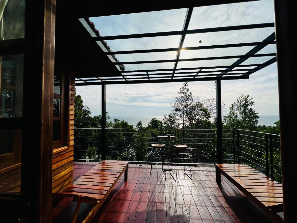 Villa Ong Vinh House - Living Among Nature ! *