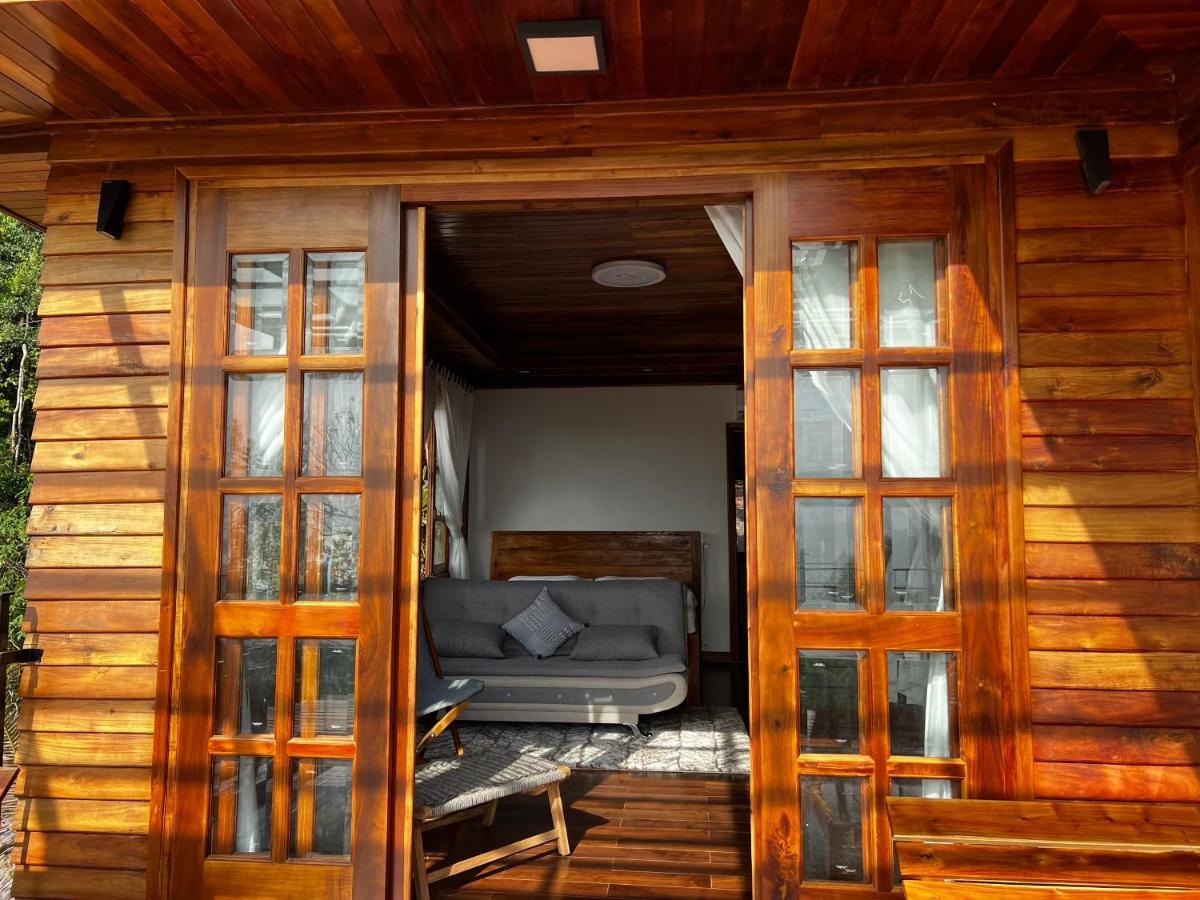 Villa Ong Vinh House - Living Among Nature ! *