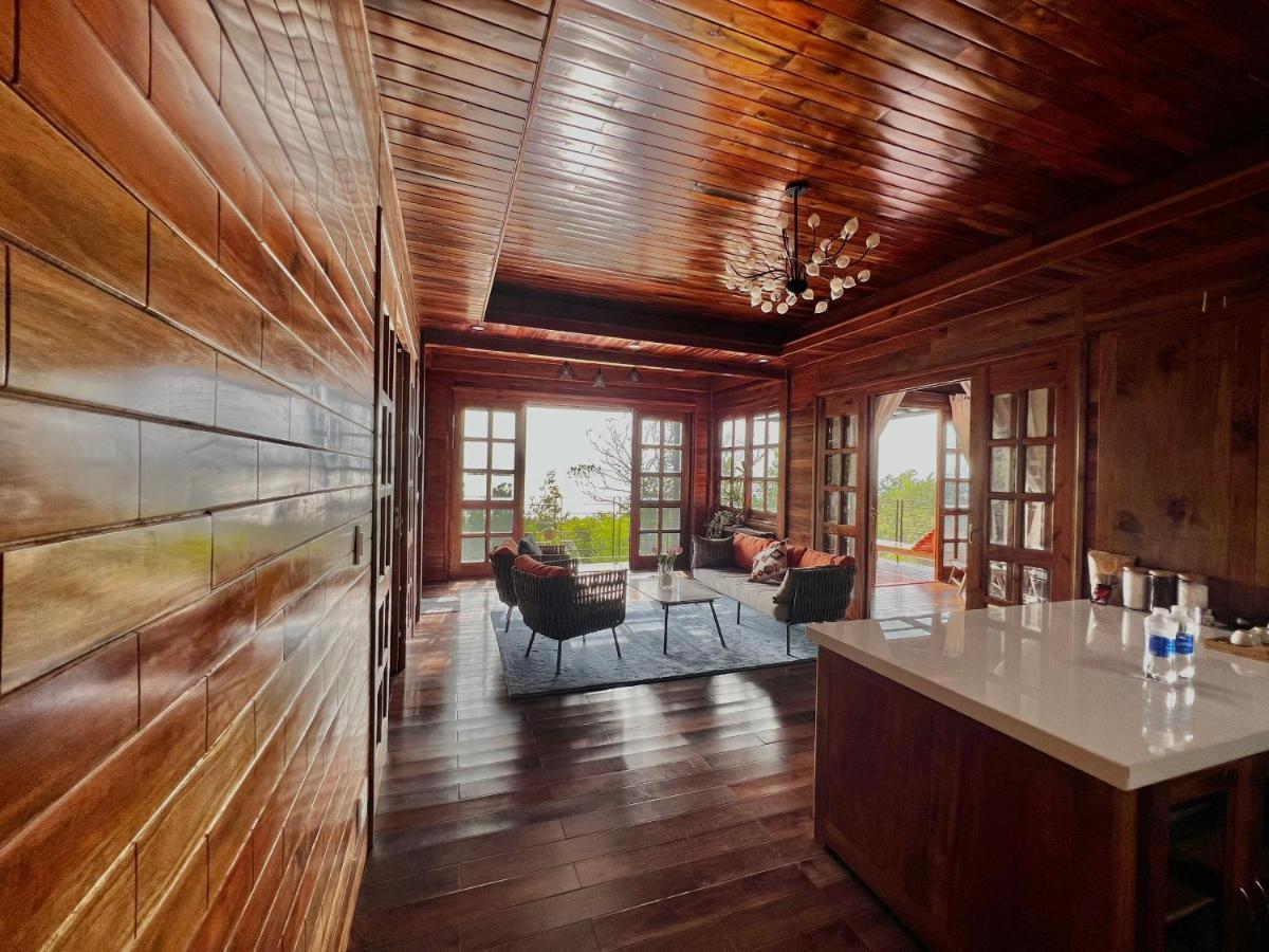 Ong Vinh House - Living Among Nature ! Villa *
