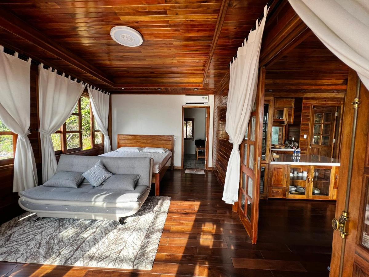 Ong Vinh House - Living Among Nature ! * Phu Quoc