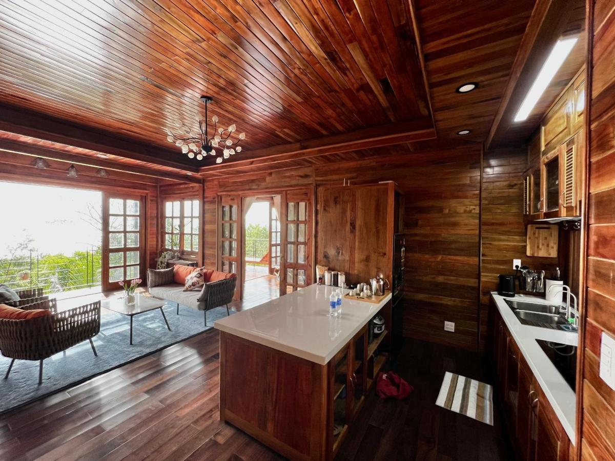 Ong Vinh House - Living Among Nature !